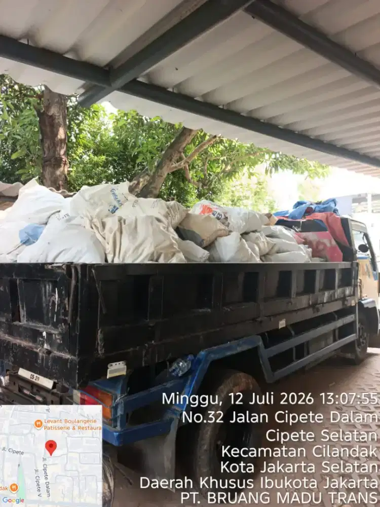 Jasa buang puing dan tanah
