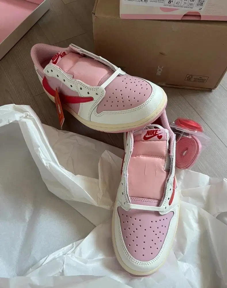 Nike Jordan Travis Scott Pink