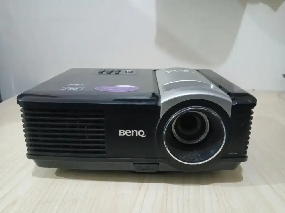 Proyektor benq mp525p xga