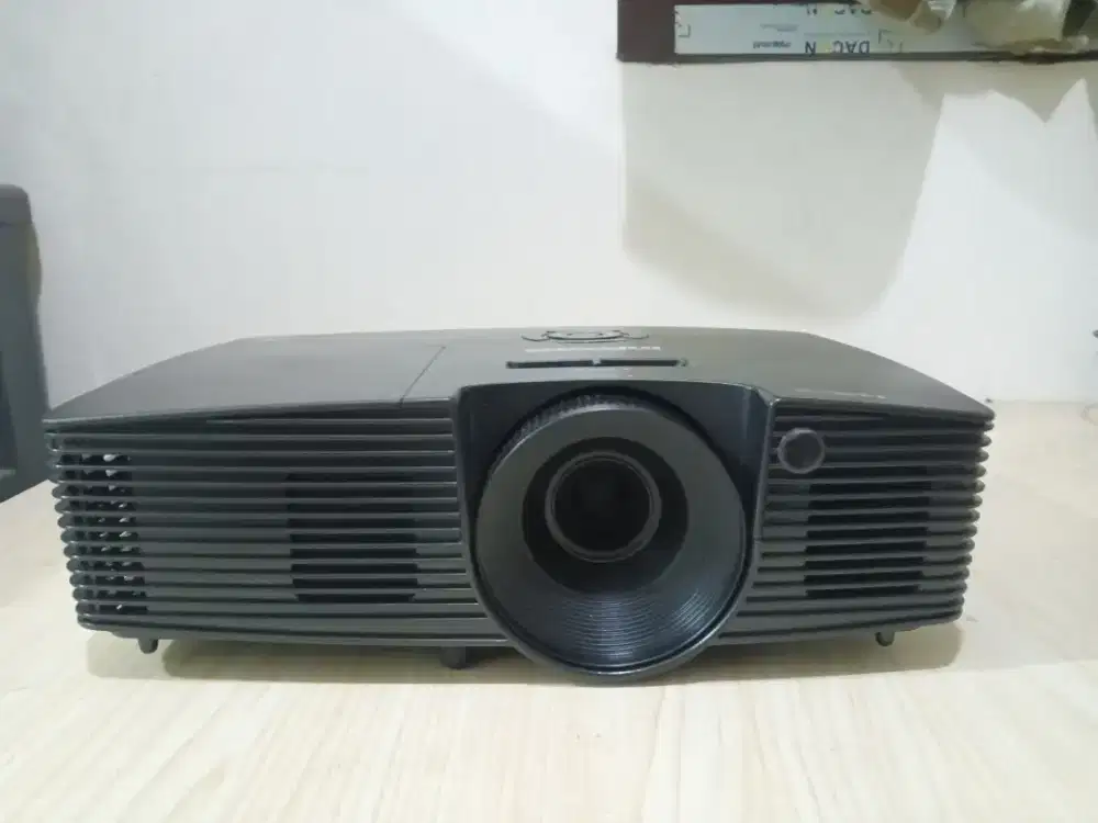 Proyektor infocus in112xv HDMI 3800 ansi terang