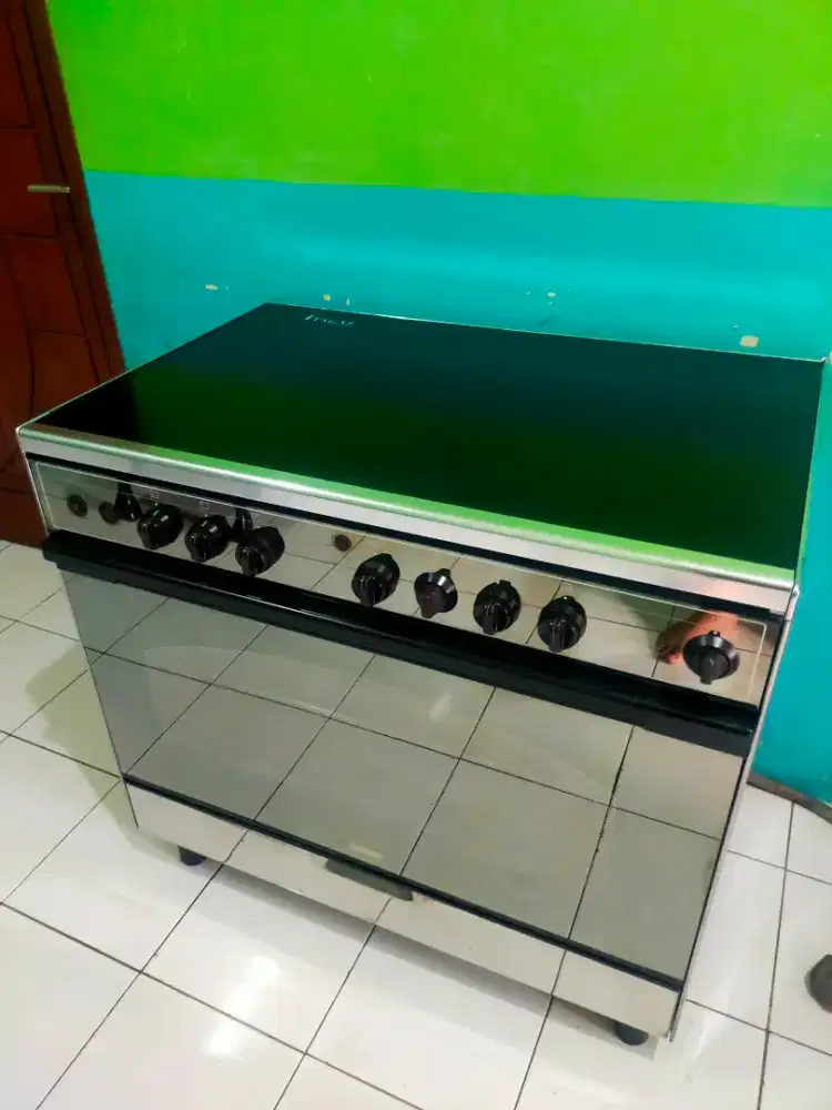 Kompor gas+oven Siap Pakai dan Siap Kirim.