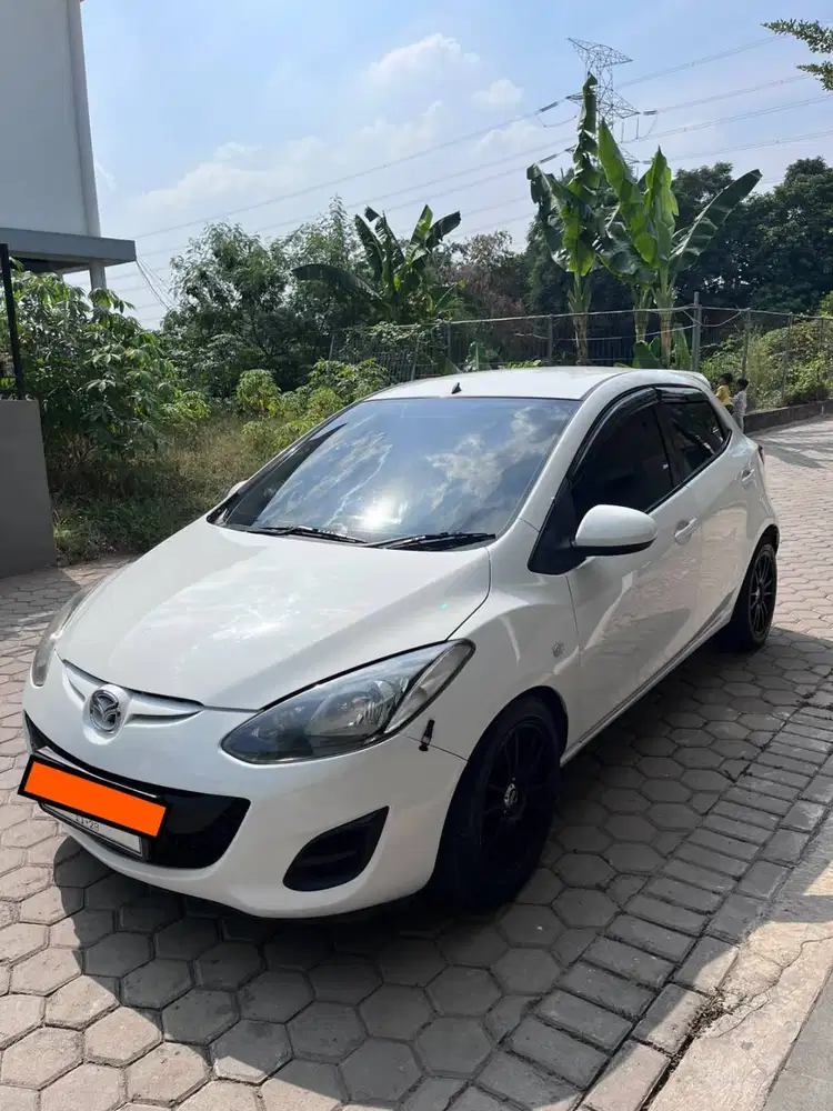DIJUAL MAZDA 2 2012 AT – TERAWAT & SIAP PAKAI!