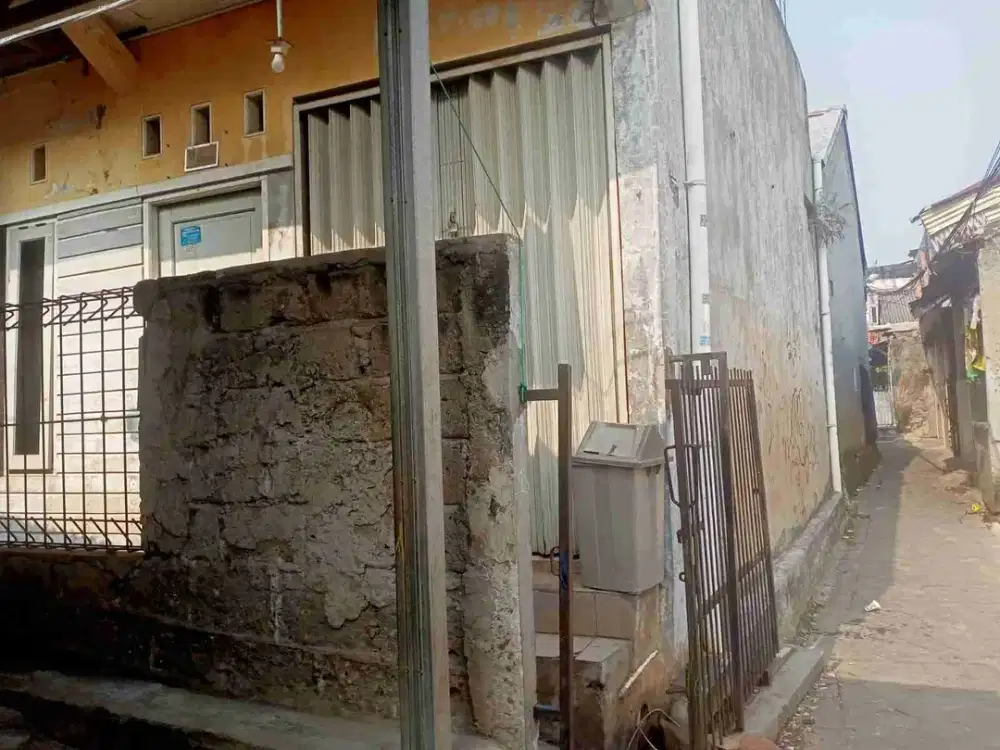 Di jual butuh 6 yunit kontrakan terisi full penyewa lokasi di blkang Medika lestari jln H.mewn Ciledug Tangerang kota
