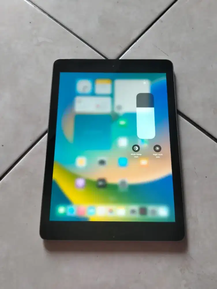 iPad Gen 5 Wi-Fi 128GB Normal Siap Pakai