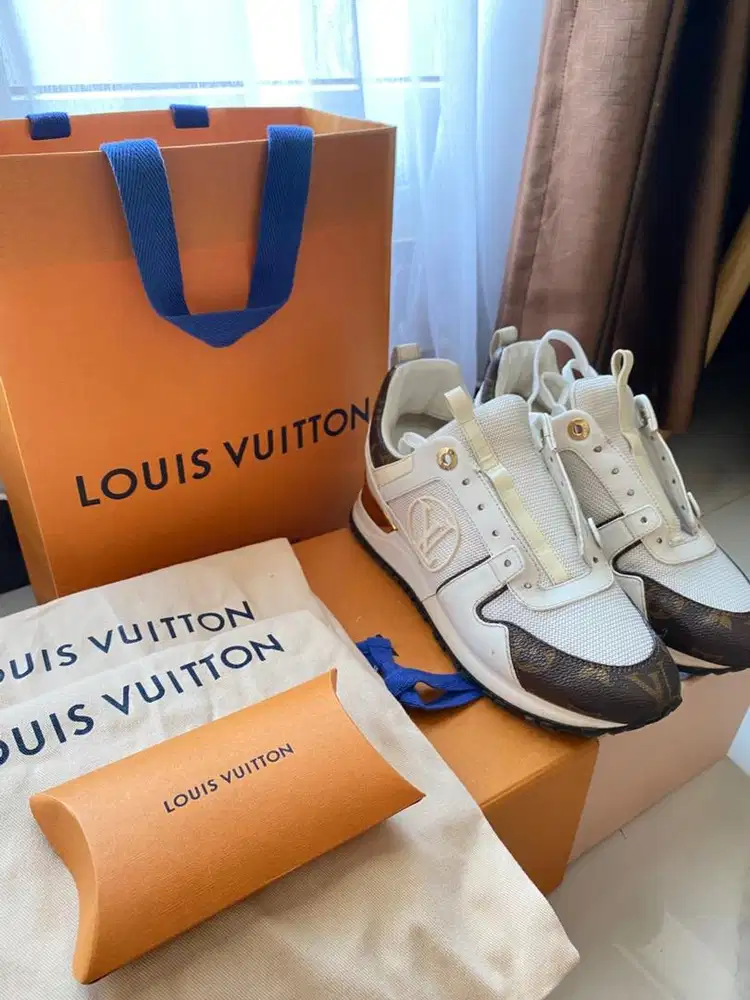 PL LV Sneakers like New