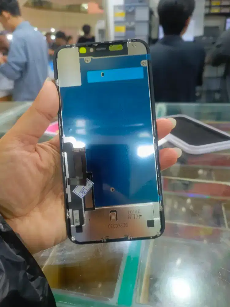 LCD IPHONE 11.GRATIS PASANG