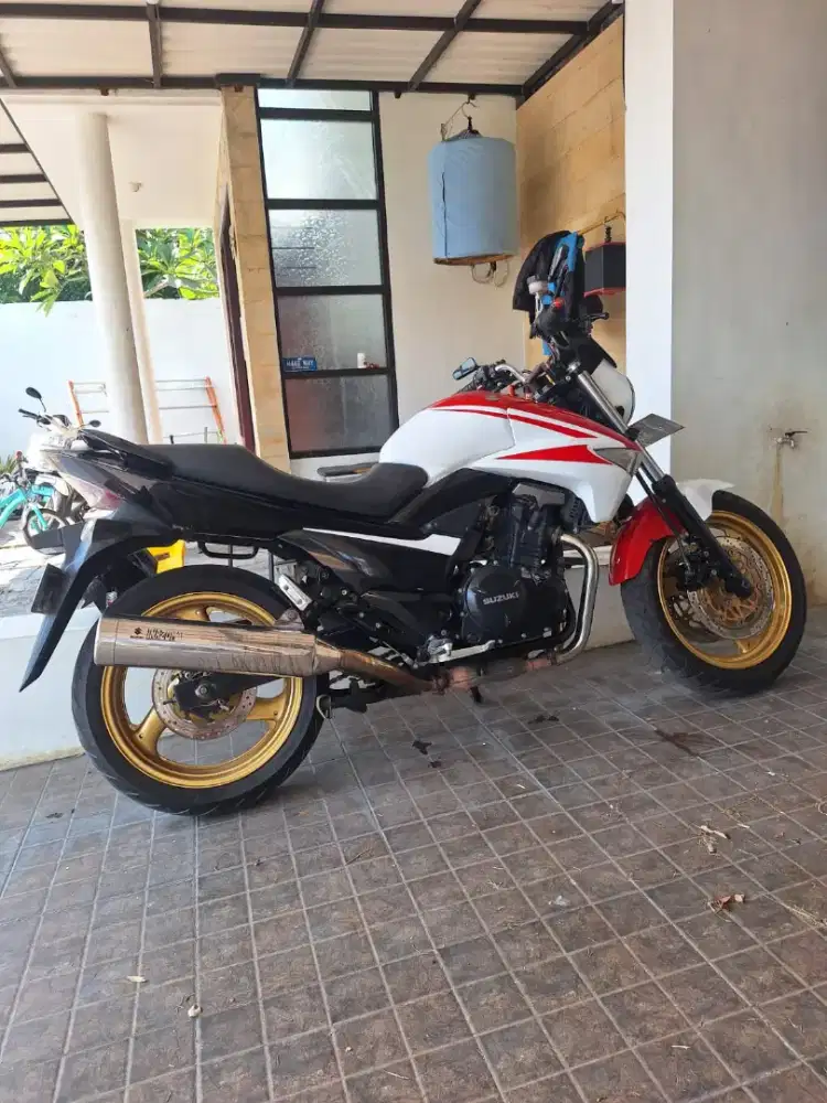 Suzuki Inazuma Gw 250