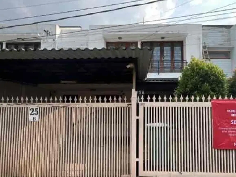 Dijual Rumah di Jalan Harapan Jakarta Selatan, Lokasi Strategis di Kawasan Elite Jakarta, 214m, All In!
