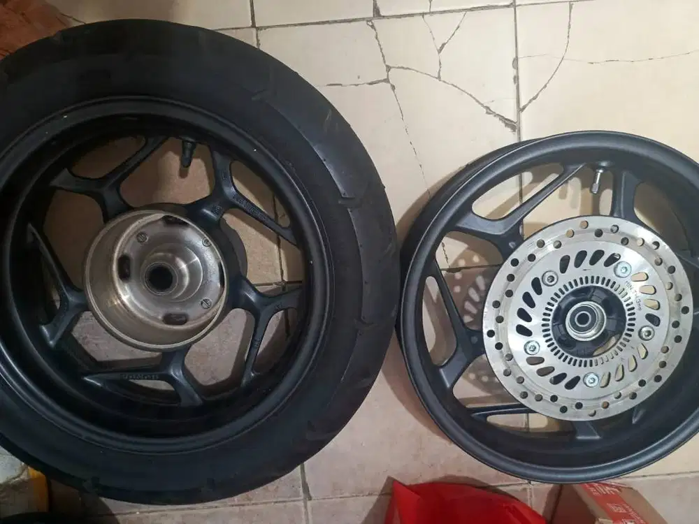 Jual Velg Oem plus ban original pcx 160 ABS tahun 2021