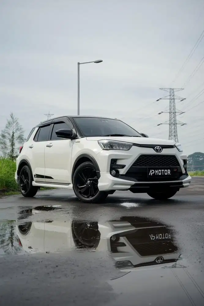 Toyota Raize GR TSS 2022 White Two Tone ( Low KM )