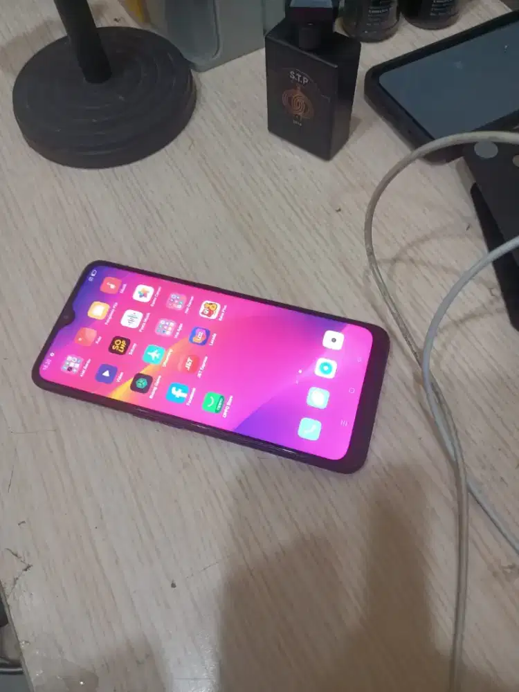 oppo A5 2020 ram 4/128 normal semua nya mlus hp sm charger saja