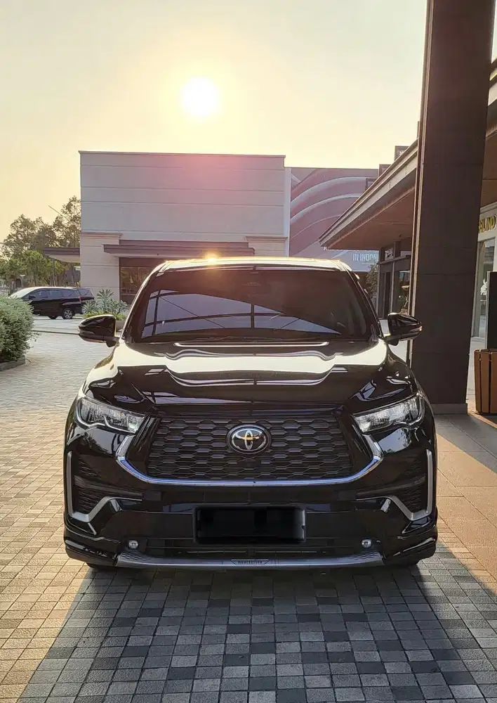 INNOVA Zenix Q Hybrid Modelista