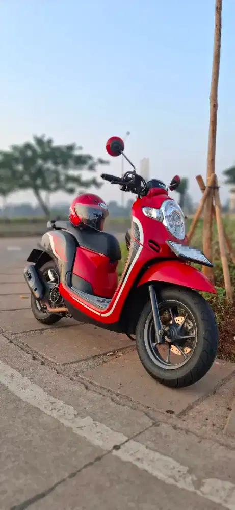 SCOOPY 2019 Merah Hitam