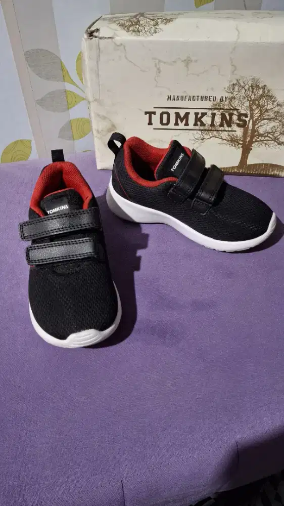 Sepatu Tomkins anak