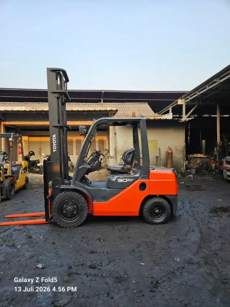 Forklift Toyota3 Ton,Manual,Tiang 5 Meter,1DZ-II,8FD30,Tahun 2020
