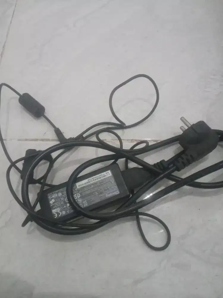 Charger laptop axioo