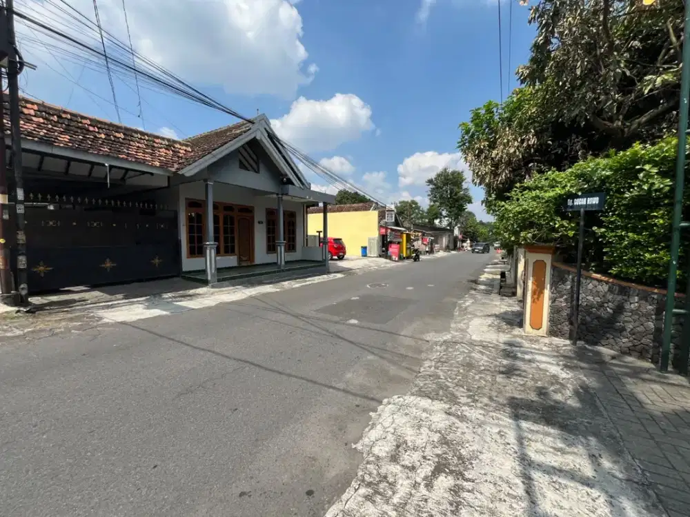 Dekat Kampus UGM, Jl. kaliurang Km 7: Siap AJB