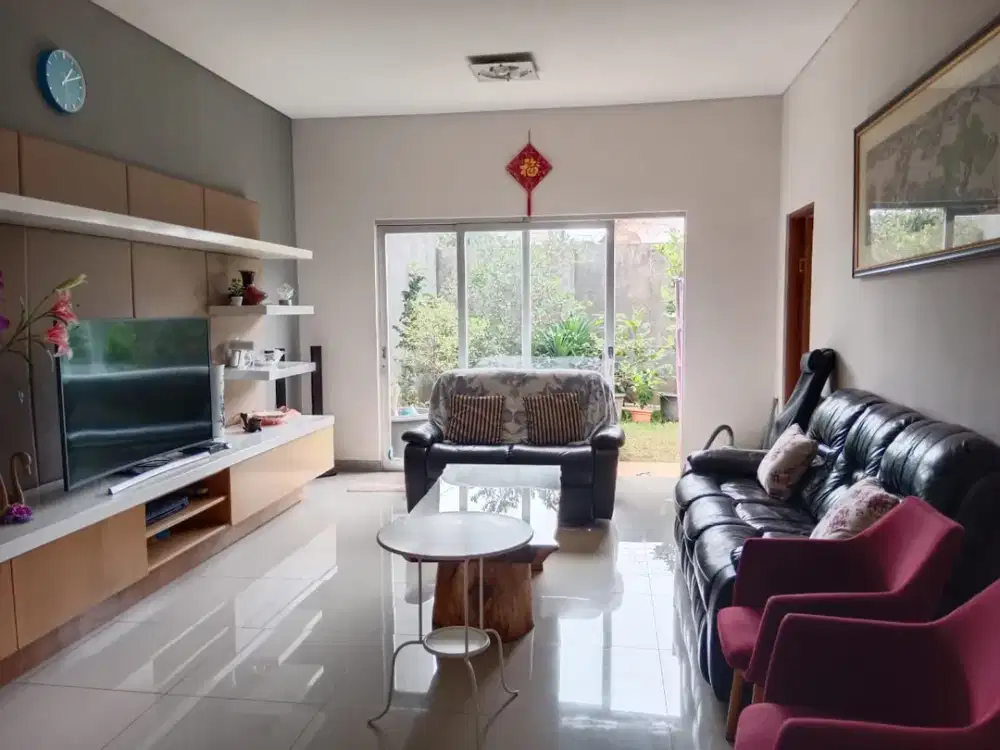 Dijual Rumah Cantik Nyaman Siap Huni Lokasi di Setiabudi Regency Bandung