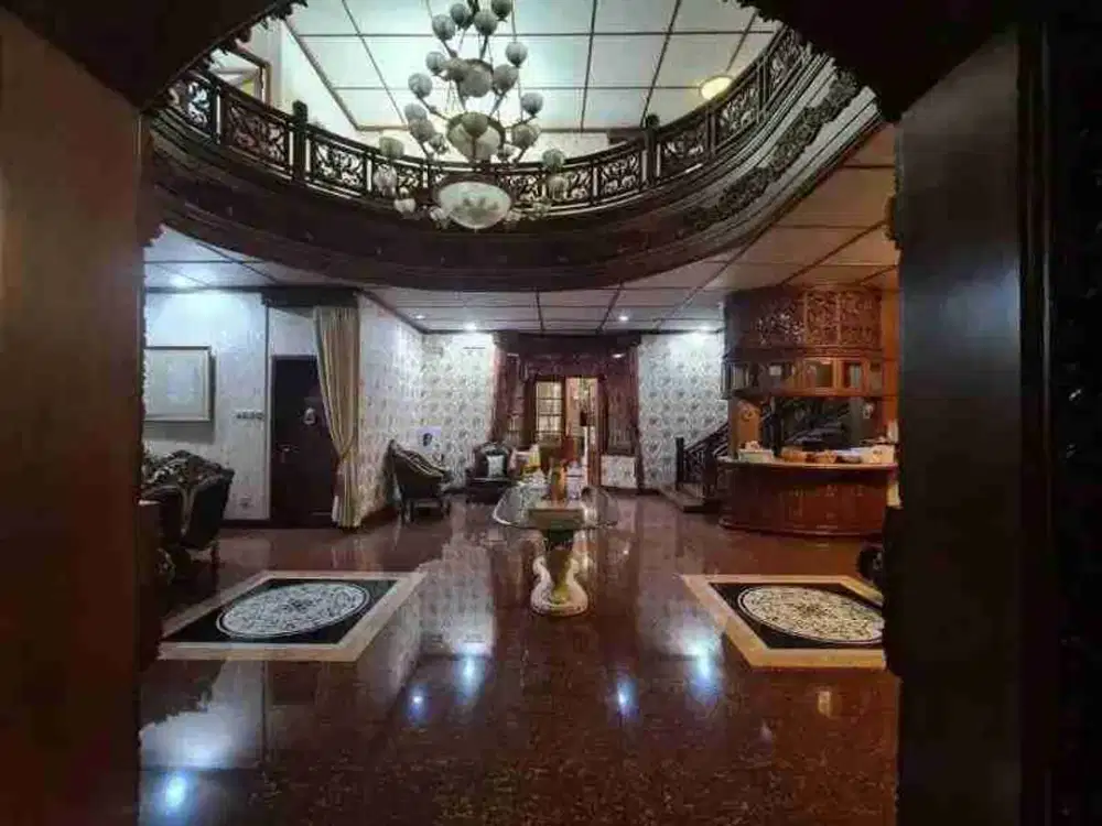 rumah clasic mewah di sayap dago trunojoyo bandung utara