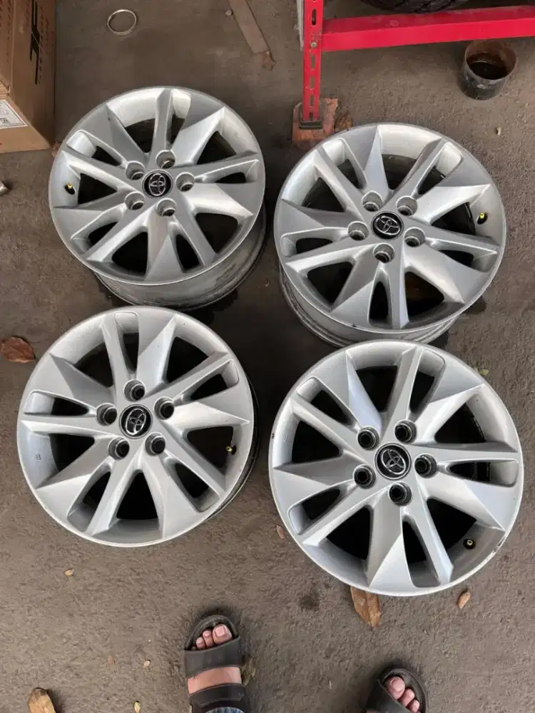 Velg OEM Toyota Innova reborn ring 16 pcd 5x114,3 4pcs