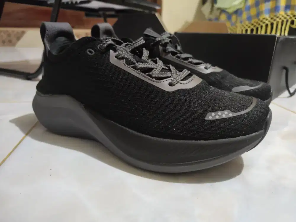 Kanky Kaoru sepatu lari running sneakers