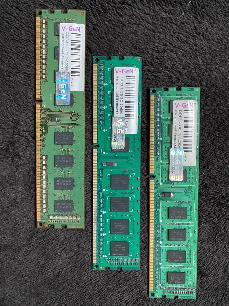 RAM DDR3 10600 2pcs & 12800 1pcs 2GB