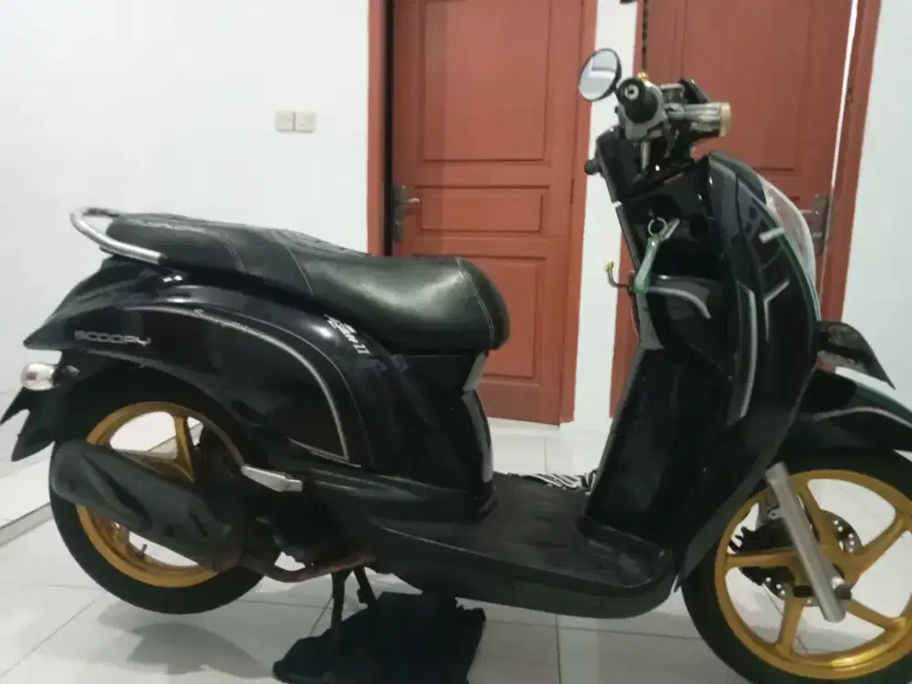 Honda scoopy 2011 B Depok mesin halus surat lengkap