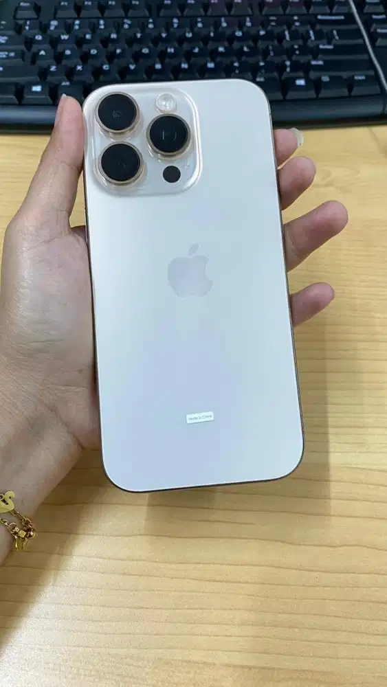 Iphone 16 Pro 128 dessert titanium garansi on ibox