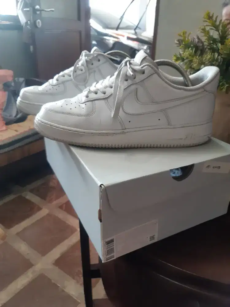 NIKE AIR FORCE . 1