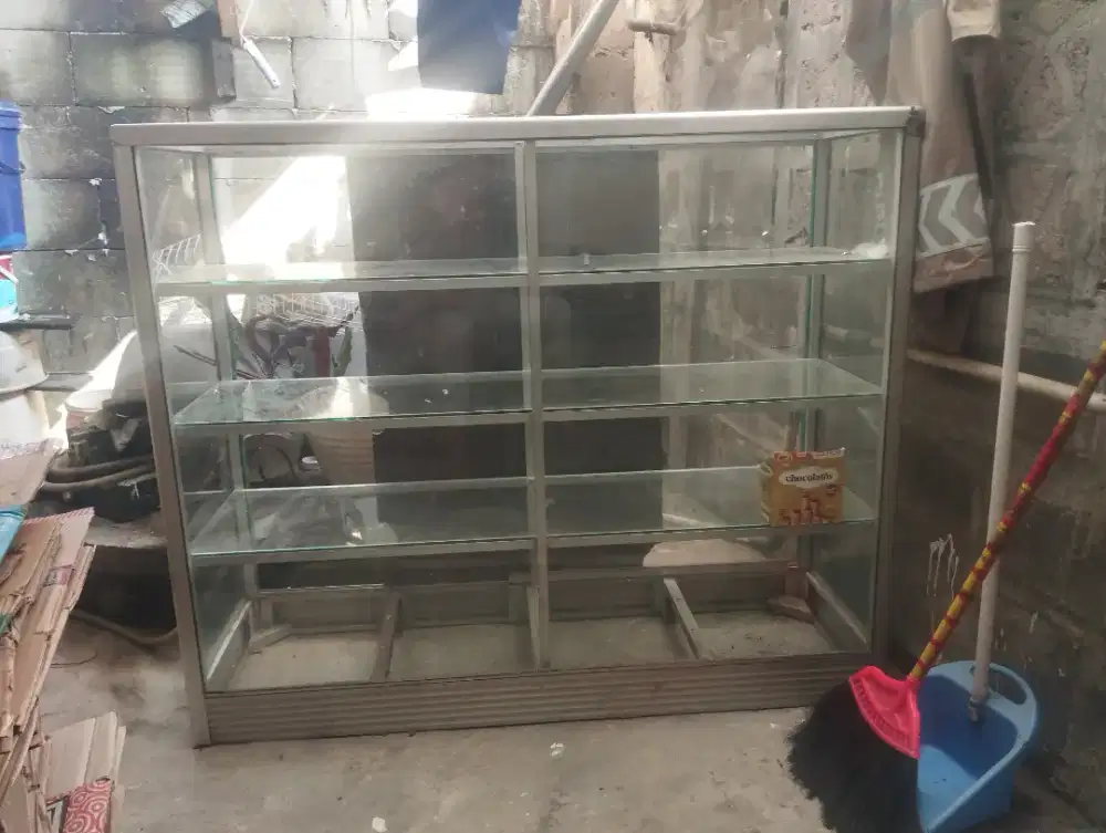 Etalase kaca 1.2m*1m