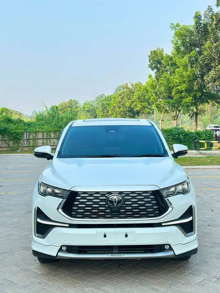 Innova Zenix Q Hybrid Modelista Low KM