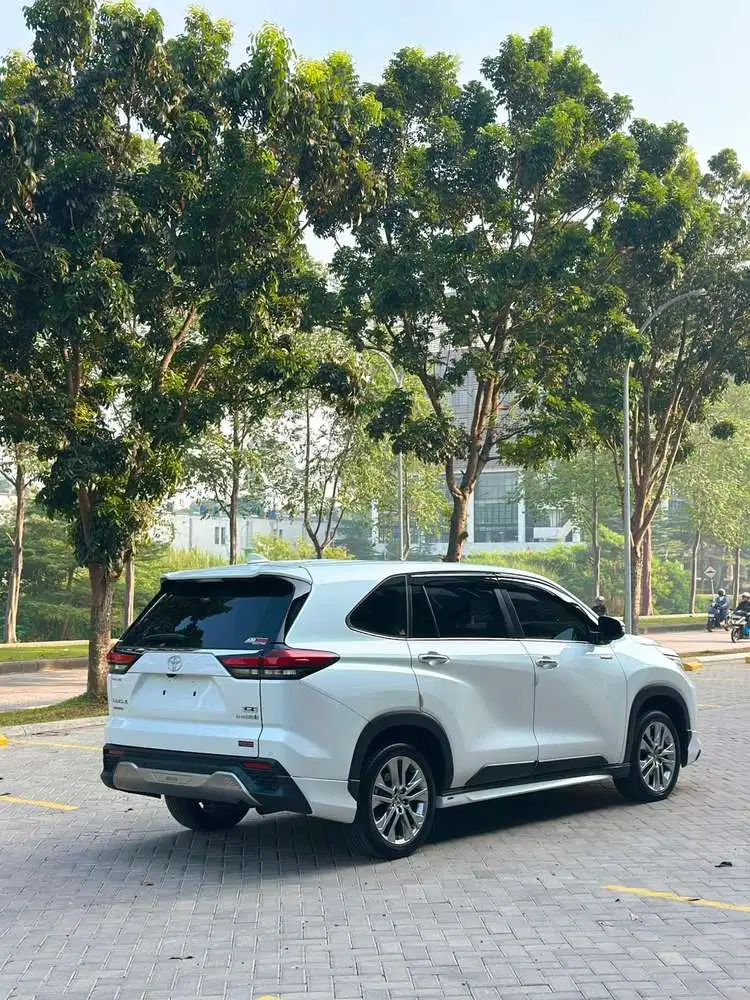 Innova Zenix Q Hybrid Modelista Low KM