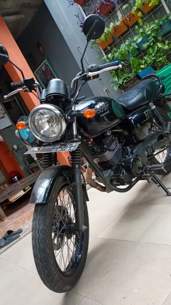 Kawasaki W175 Black Style