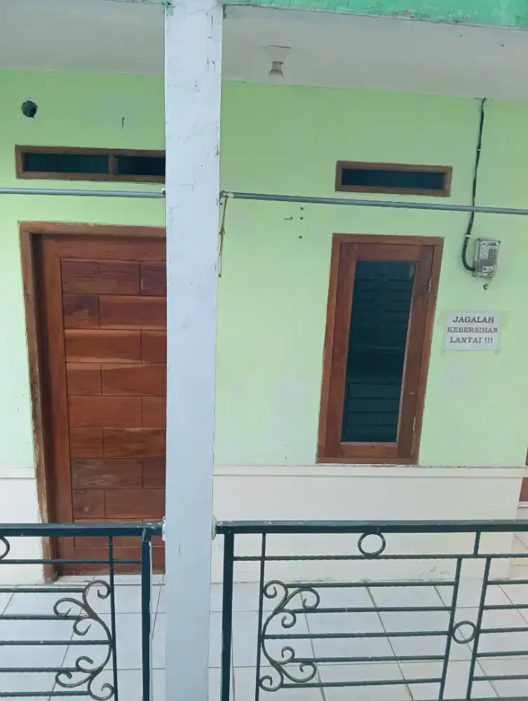 Kontrakan di lantai atas