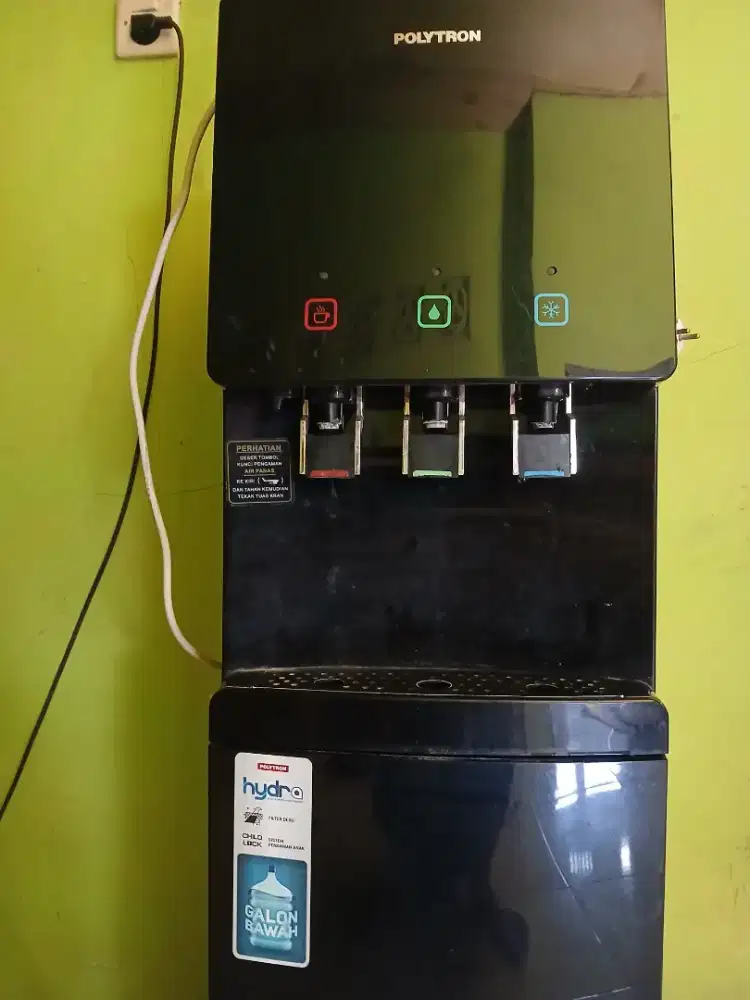 Dispenser galon bawah