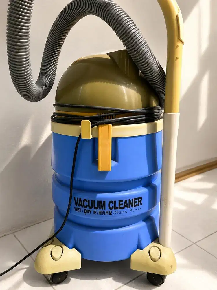 Vacuum cleaner wet & dry (akira)