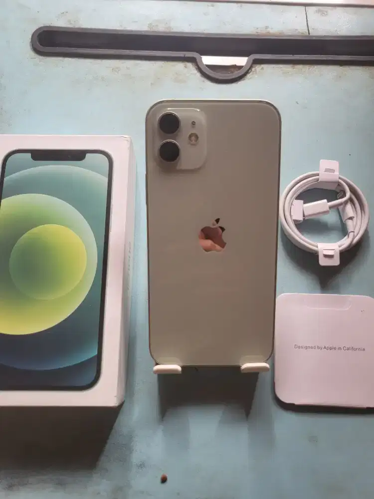 Iphone 12 128gb beacukai fullset mulus normal sinyal permanen
