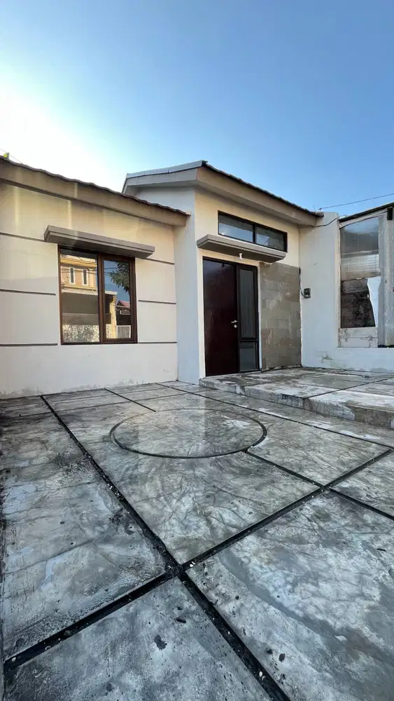 DIJUAL RUMAH SIAP HUNI - JADE HAMLET MENGANTI