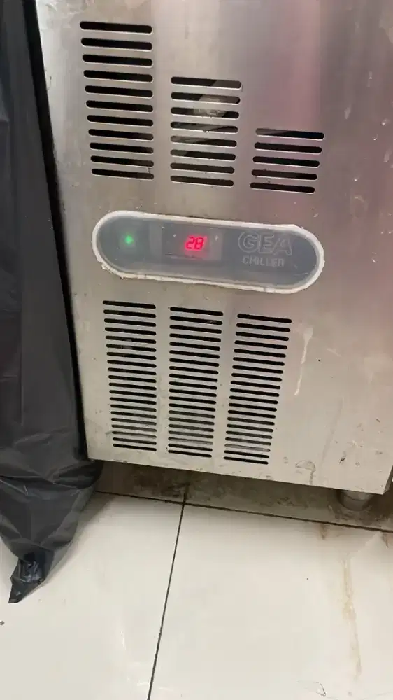 UCC dan Under counter Freezer