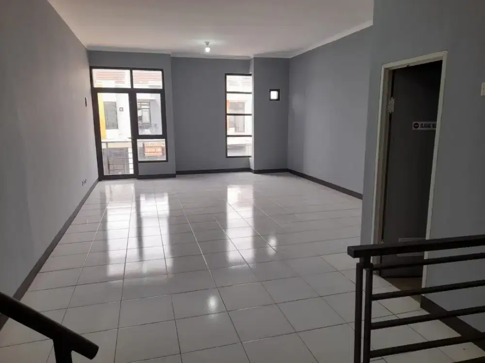 Dijual Ruko Nyaman Siap Pakai Cocok untuk Usaha Lokasi di Taman Kopo Katapang Bandung