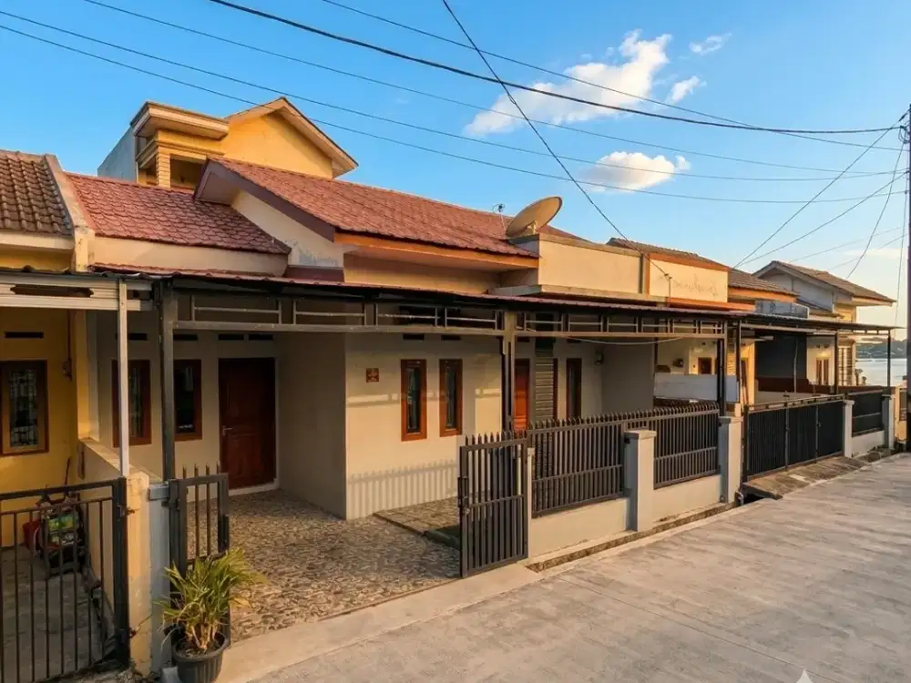 JUAL CEPAT RUMAH LEBAR 8 DI MEDAN JOHOR | 3KTIDUR 2KMANDI | PINTU BESI JERJAK PAGAR IMB