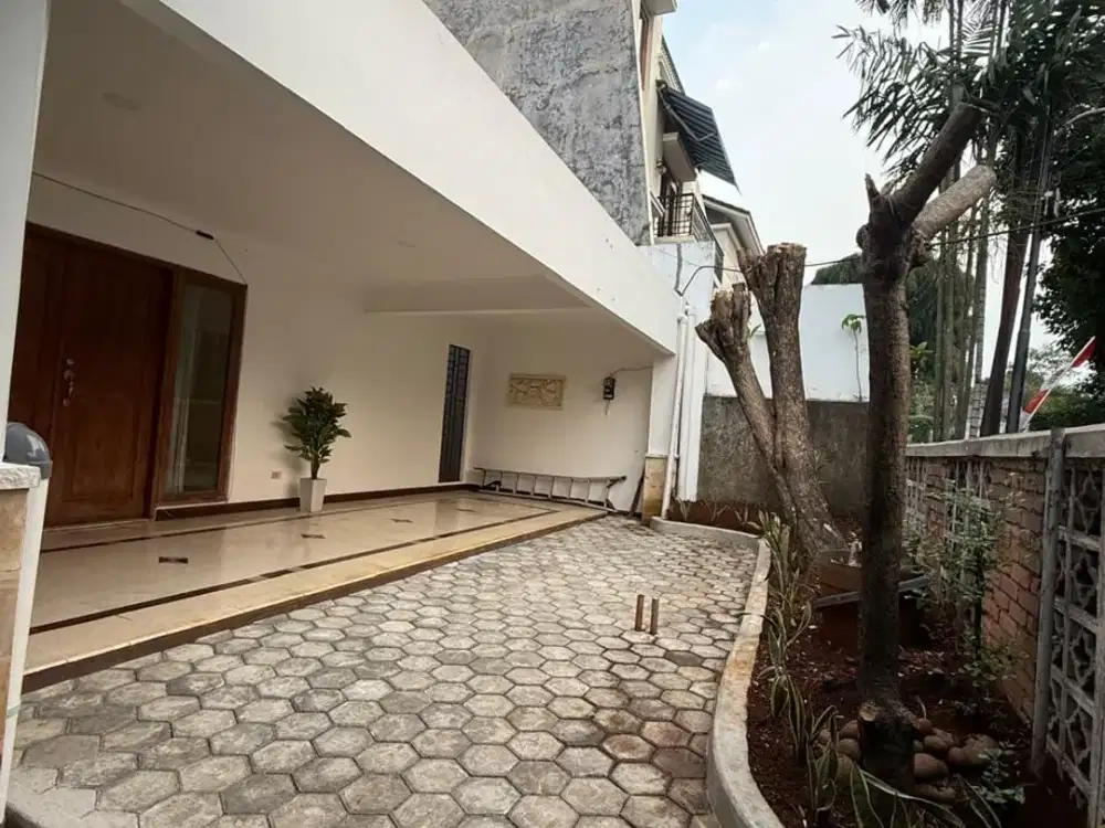 Fot Rent! Rumah di Ampera (Dekat Kemang) 4+2 Luas 800M2 Siap Huni Jakarta Selatan