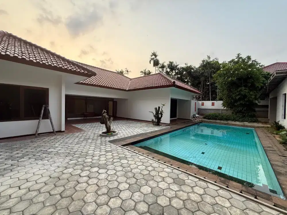 Dijual! Rumah di Ampera (Dekat Kemang) 4+2 Luas 800M2 Siap Huni Jakarta Selatan