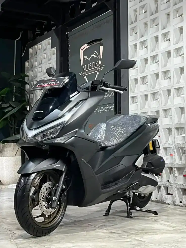 HONDA PCX 160 ROADSYNC 2025 - Chintia Mustika