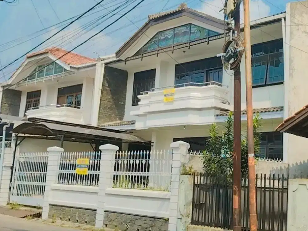 Rumah Besar 400 m² Area Sayap BKR, Harga Rp2,7 Miliar SHM