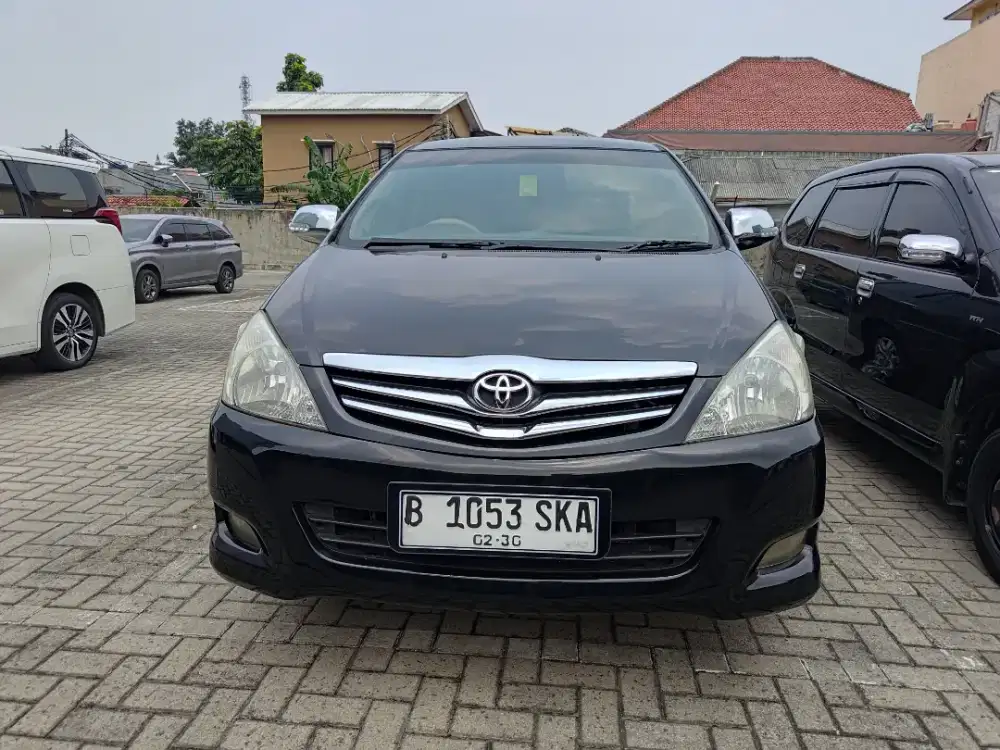 Toyota Innova 2.0 V manual bensin 2010