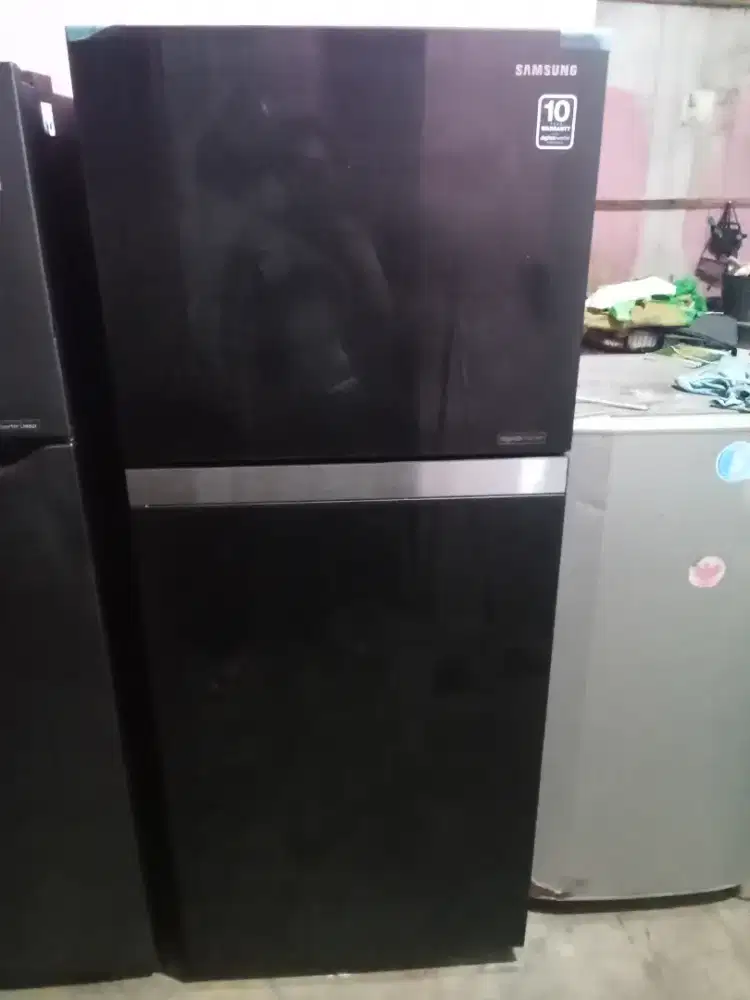 Dijual kulkas 2 pintu iverter merek Samsung