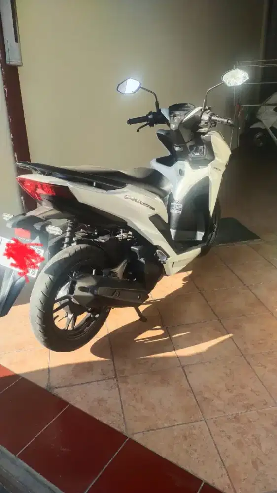 VARIO 150cc PUTIH 2018 (Type Tertinggi)