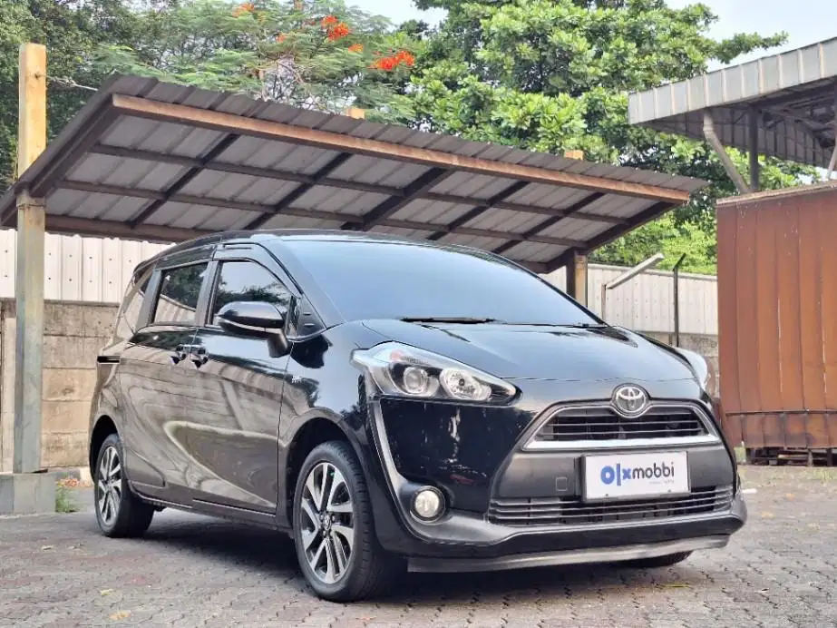 DP MURAH - Toyota Sienta 1.5 V Bensin AT 2018 Hitam