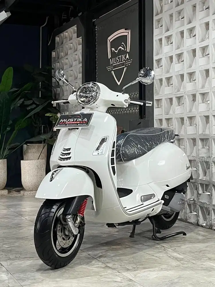 Terbatas ODO 6RB!!Vespa GTS 150 ABS th 2021 - Ayu Mustika